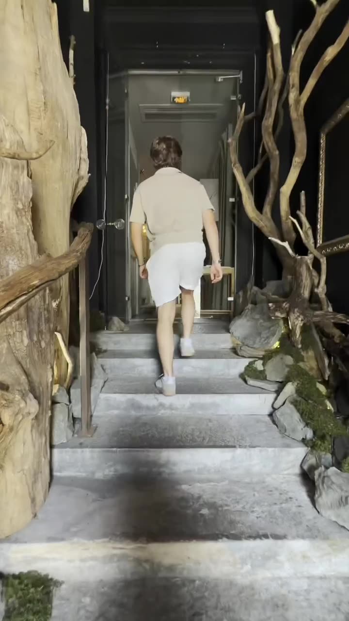 Velouté servi à la Maison Fantin Latour, restaurant à Grenoble, vidéo de VIC Studio